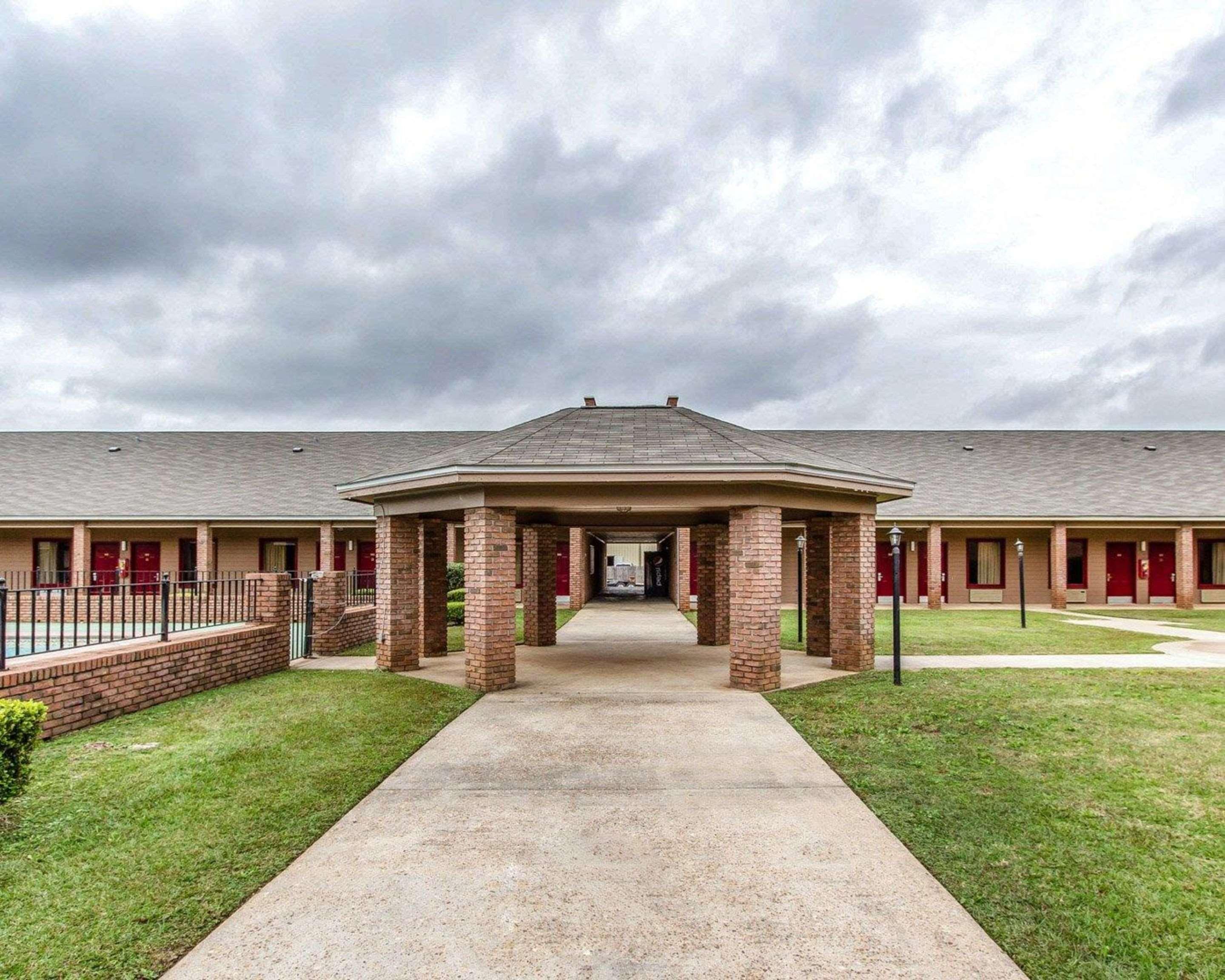 Econo Lodge Inn & Suites Enterprise Exterior foto